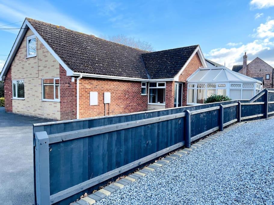 5-Bedroom Cottage In Healing, Grimsby エクステリア 写真