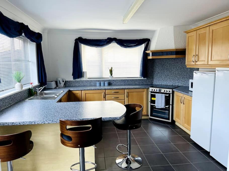 5-Bedroom Cottage In Healing, Grimsby エクステリア 写真