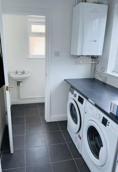 5-Bedroom Cottage In Healing, Grimsby エクステリア 写真
