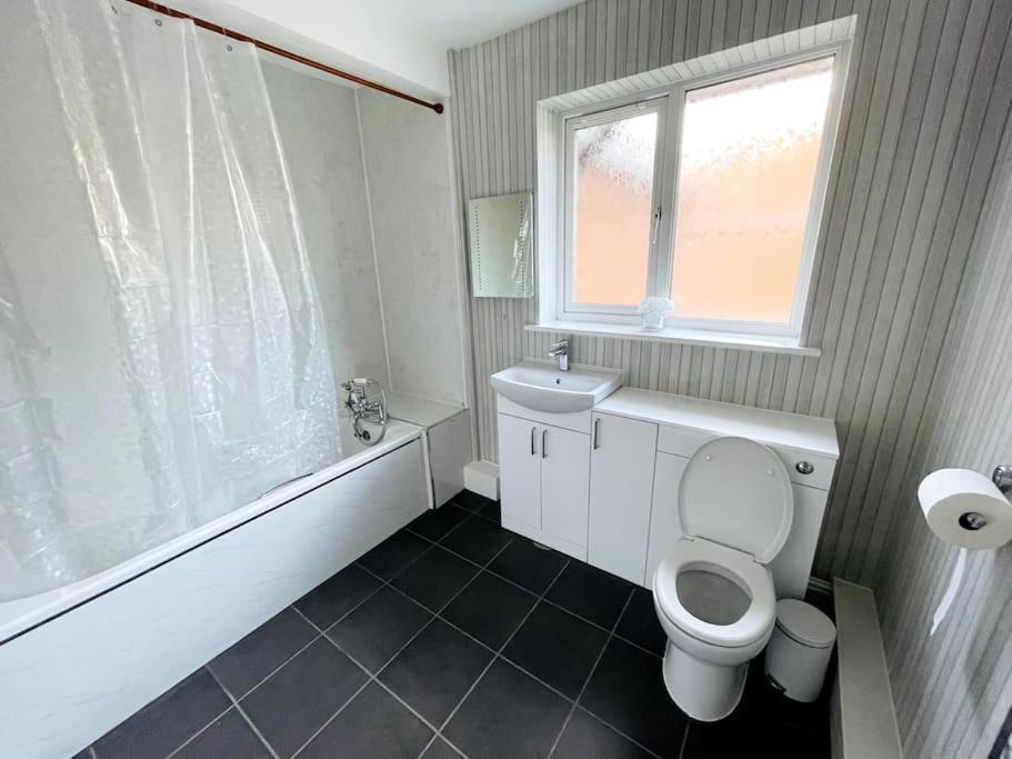 5-Bedroom Cottage In Healing, Grimsby エクステリア 写真